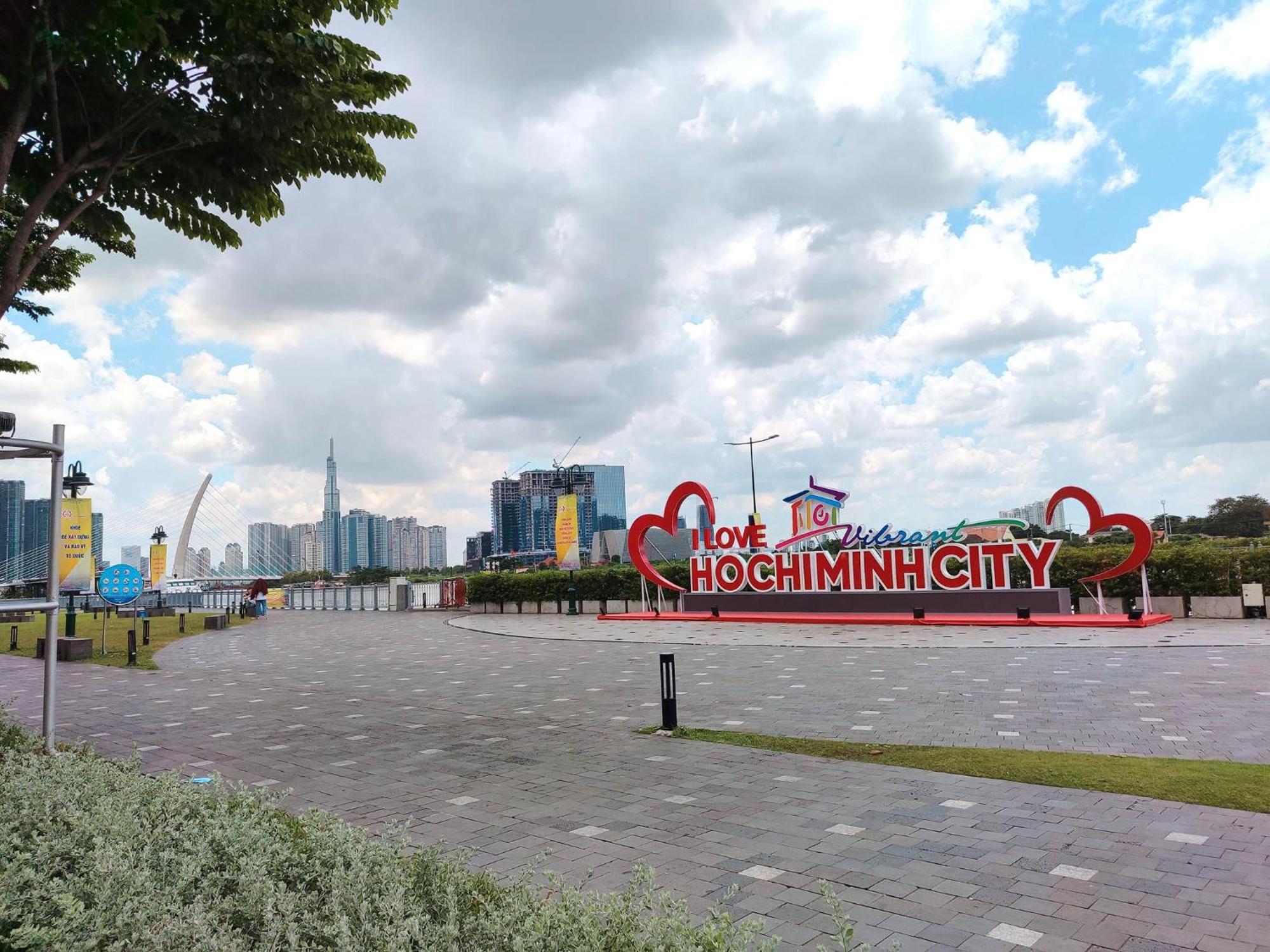 Linda Apartment-Icon56-District4-3Mins To Center Dtrc1- Infinity Pool- Awesome Rooftop Ho Chi Minh City Exterior photo